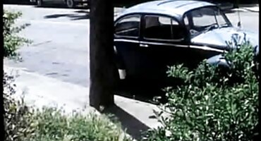 đồ lót sex Fredd Gon Gong đặt màu trắng trên gà đen. phim sex có tiếng